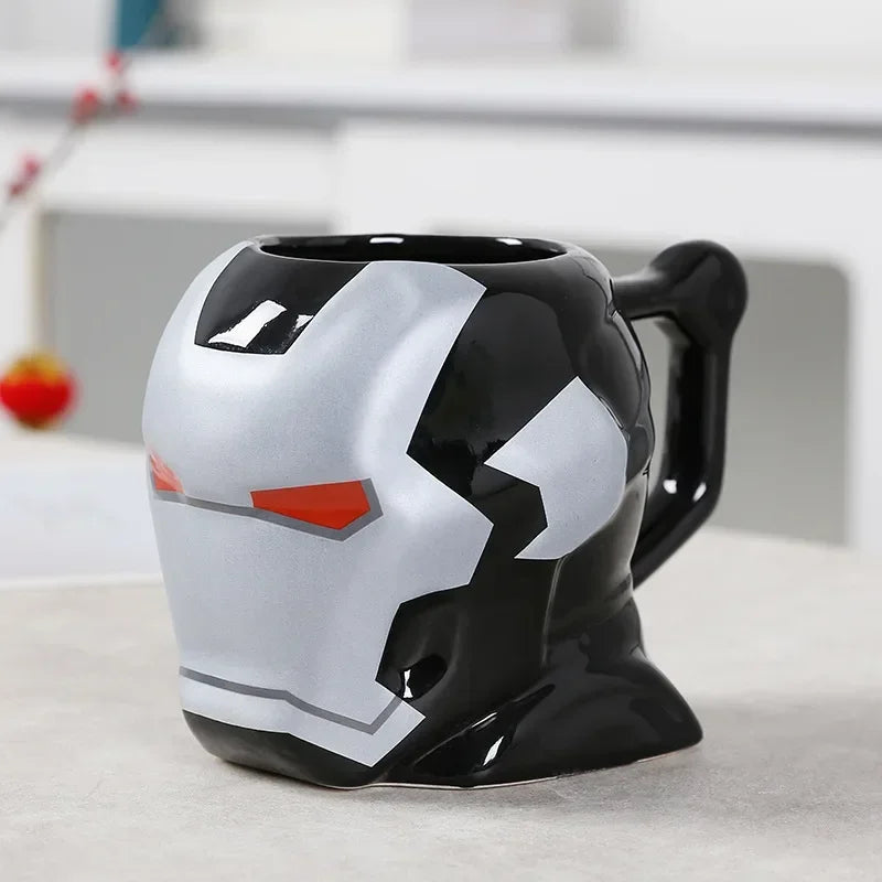 Kubek ceramiczny 3D War Machine – szaro-czerwony hełm