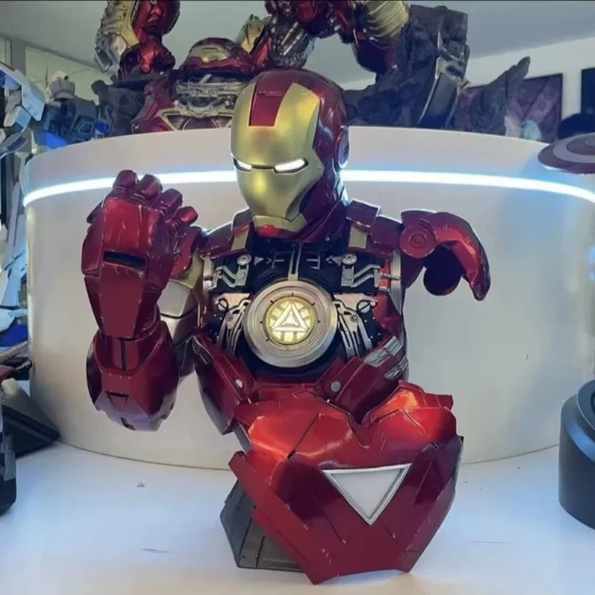 Podświetlane popiersie Avengers Iron Man – Gablota kolekcjonerska Infinity War