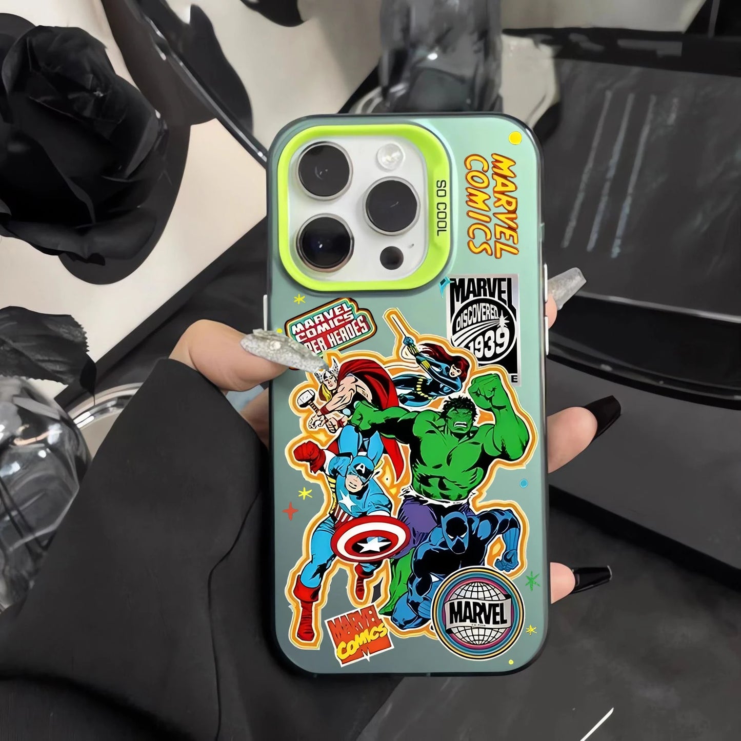 Etui na telefon Avengers – retrokomiksowa drużyna
