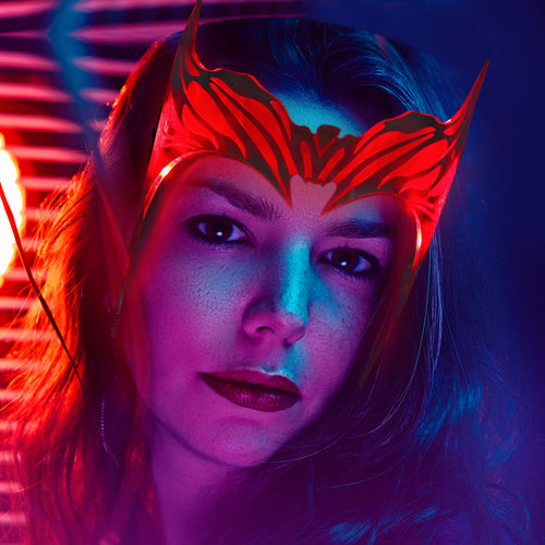Maska Scarlet Witch – podświetlany czerwony akrylowy diadem