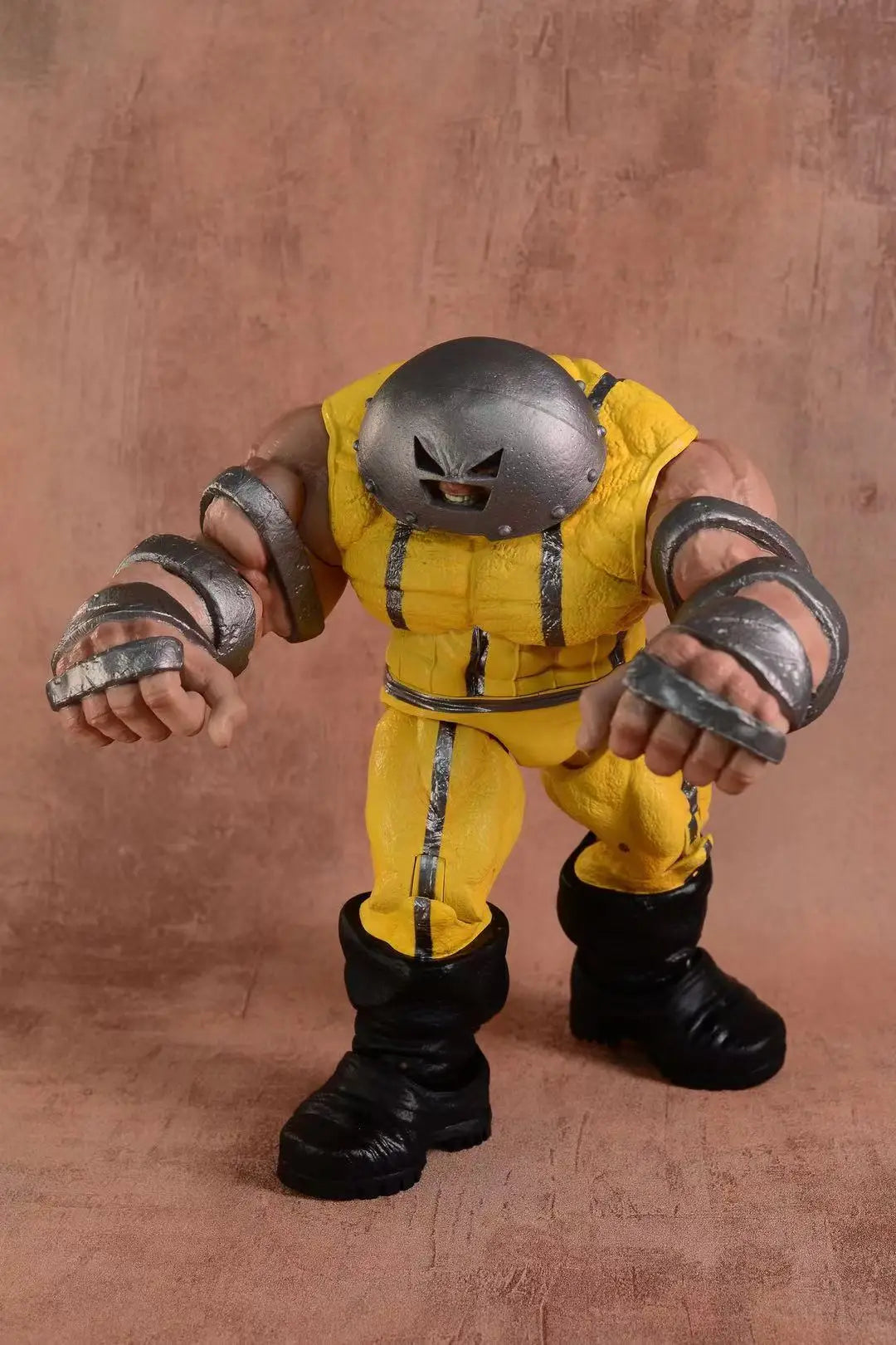 Figurka Wolverine Prison Weapon X — żółty kombinezon, siekiera i kajdanki, 9 cali