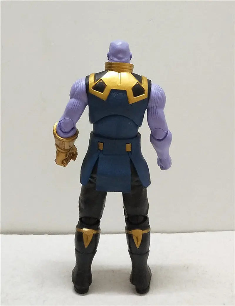 Figurka wisząca Thanos – Rękawica Nieskończoności, dekoracja biurka
