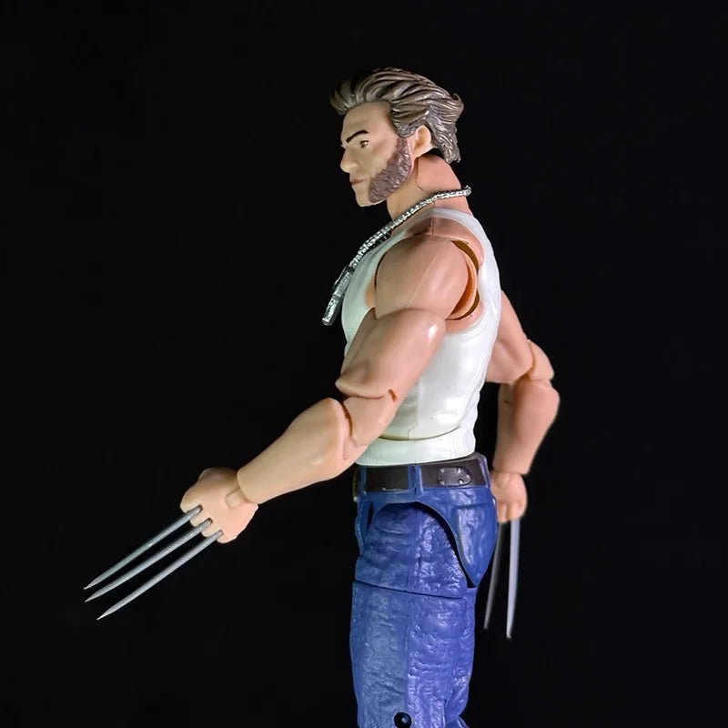 Figurka Hasbro Marvel Legends Wolverine – top na ramiączkach, dżinsy, wysunięte pazury