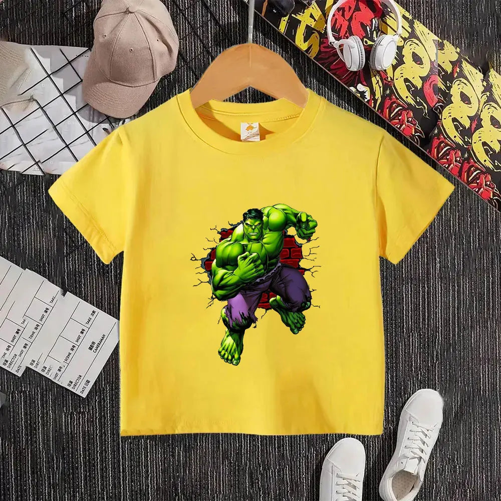 Dziecięcy T-shirt Hulk — przebijający się przez białą ceglaną ścianę