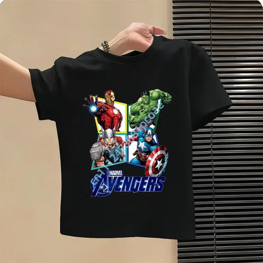 Dziecięcy T-shirt Avengers - wzór z całą grupą, czarny