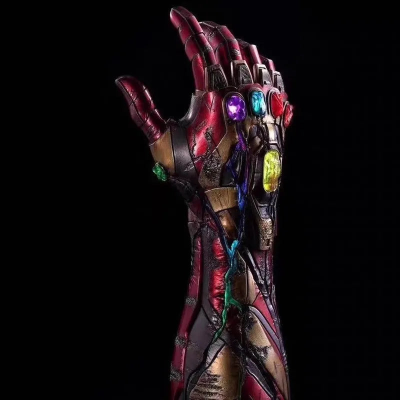 Figurka Avengers Infinity Gauntlet – replika LED 1:1