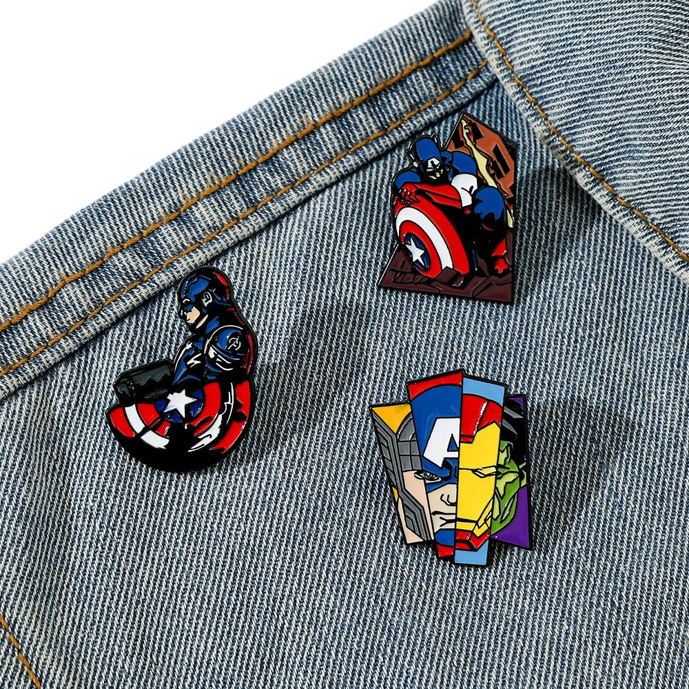 Przypinka Avengers z wieloma postaciami – rozbite twarze