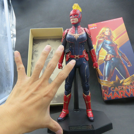 Statua Avengers Captain Marvel – kolekcjonerska, PVC, pudełko, 30cm