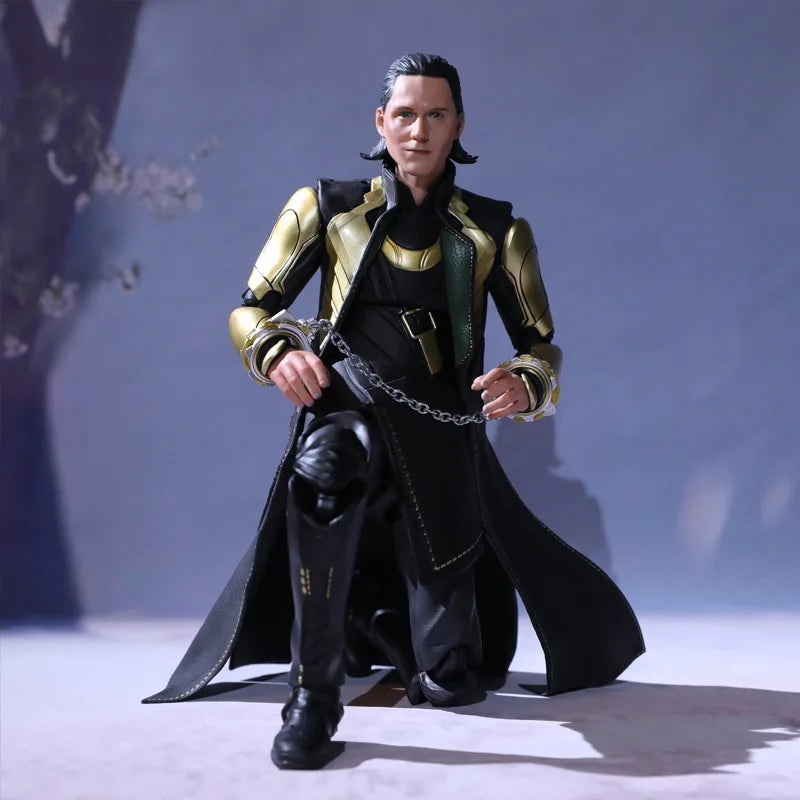 Figurka Loki 1/7 Deluxe Marvel - kask, berło, wymienne dłonie