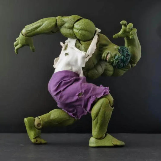 Figurka Hulka — edycja bojowa, podarte ubrania
