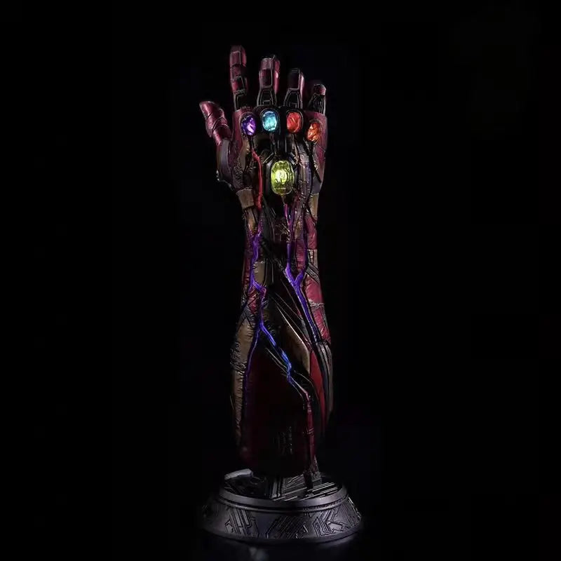 Figurka Avengers Infinity Gauntlet – replika LED 1:1