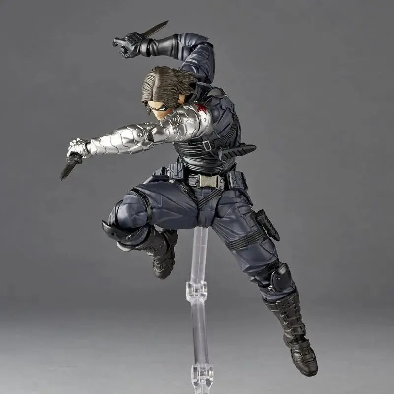Figurka Winter Soldier – bioniczne ramię, artykułowana poza bojowa