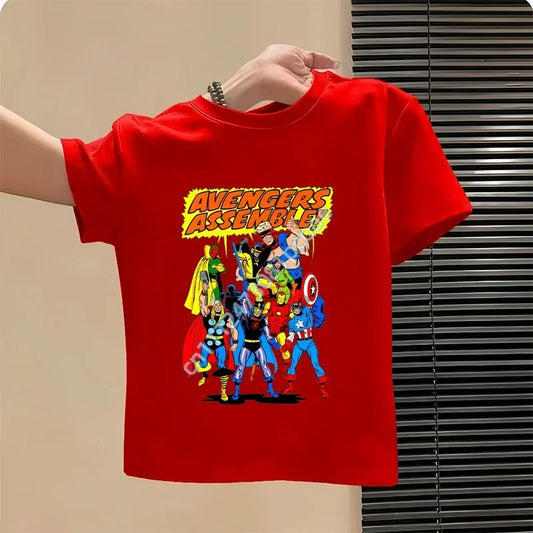 Dziecięcy T-shirt Avengers - wzór drużyny w stylu komiksowym, czerwony