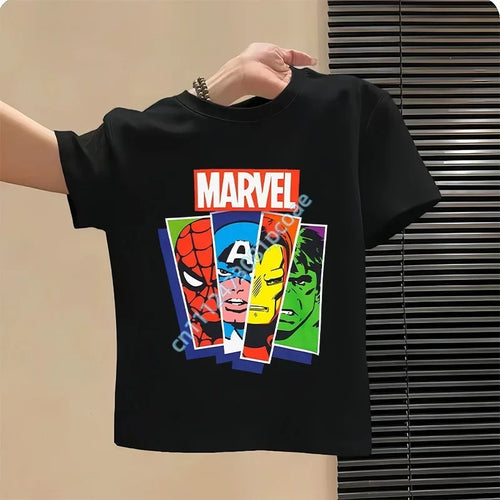 Dziecięcy T-shirt Avengers Marvel z paskami i portretami - czarny