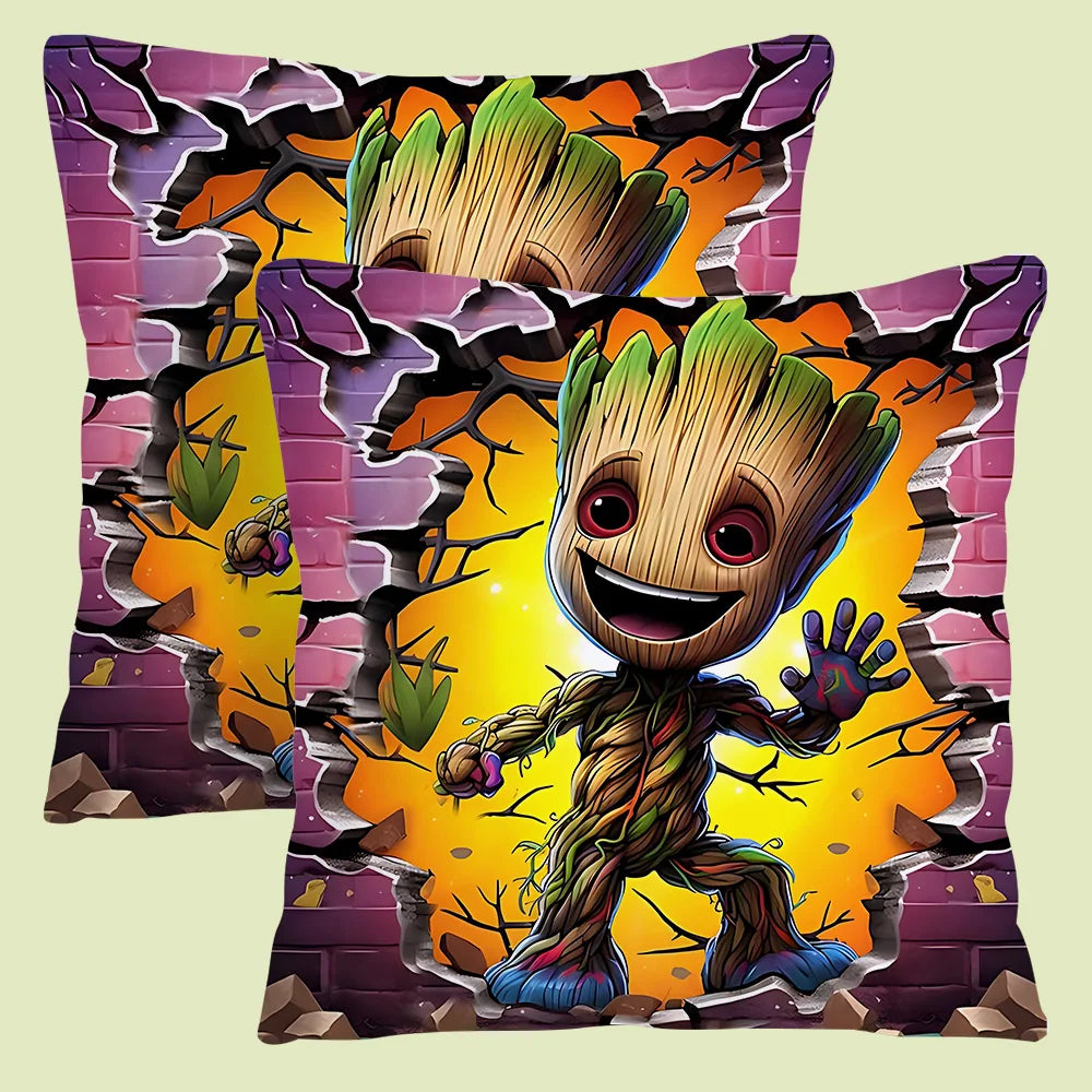 Poszewka na poduszkę Baby Groot – płonąca zapałka, drewniane polana