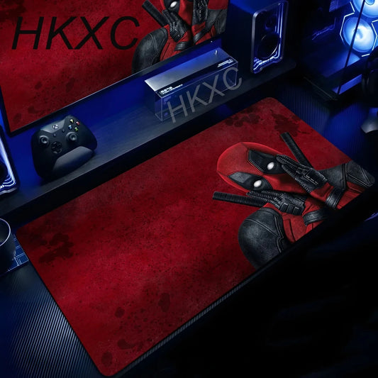 Podkładka pod mysz Marvel Deadpool – Siedzący na ciemnoczerwonym tle