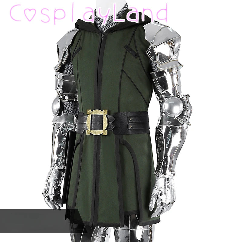 Strój Doctor Doom – srebrny kombinezon-zbroja z czarną peleryną