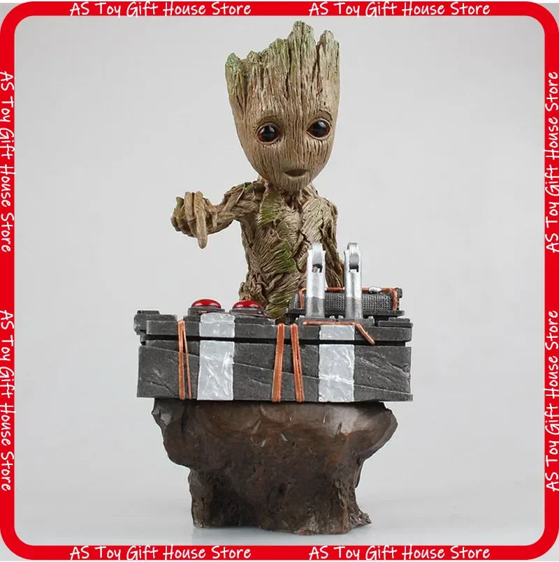 Figurka Hot Toys Baby Groot – PVC z przyciskiem detonatora