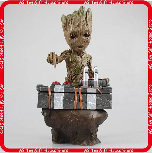 Figurka Hot Toys Baby Groot – PVC z przyciskiem detonatora