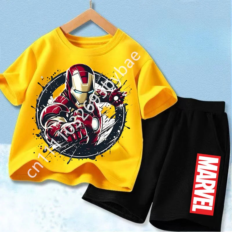 Dziecięcy T-shirt Avengers Iron Man — żółty komplet, czarne szorty