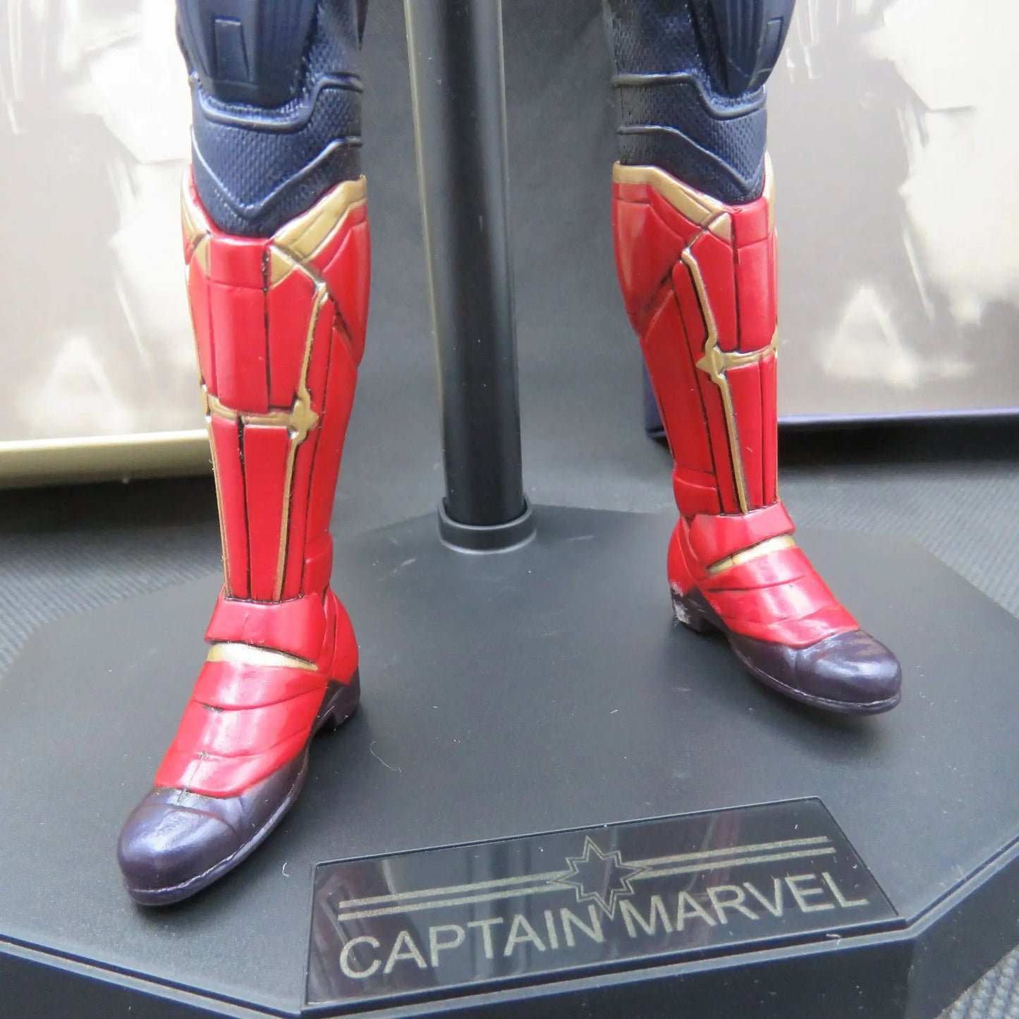 Statua Avengers Captain Marvel – kolekcjonerska, PVC, pudełko, 30cm
