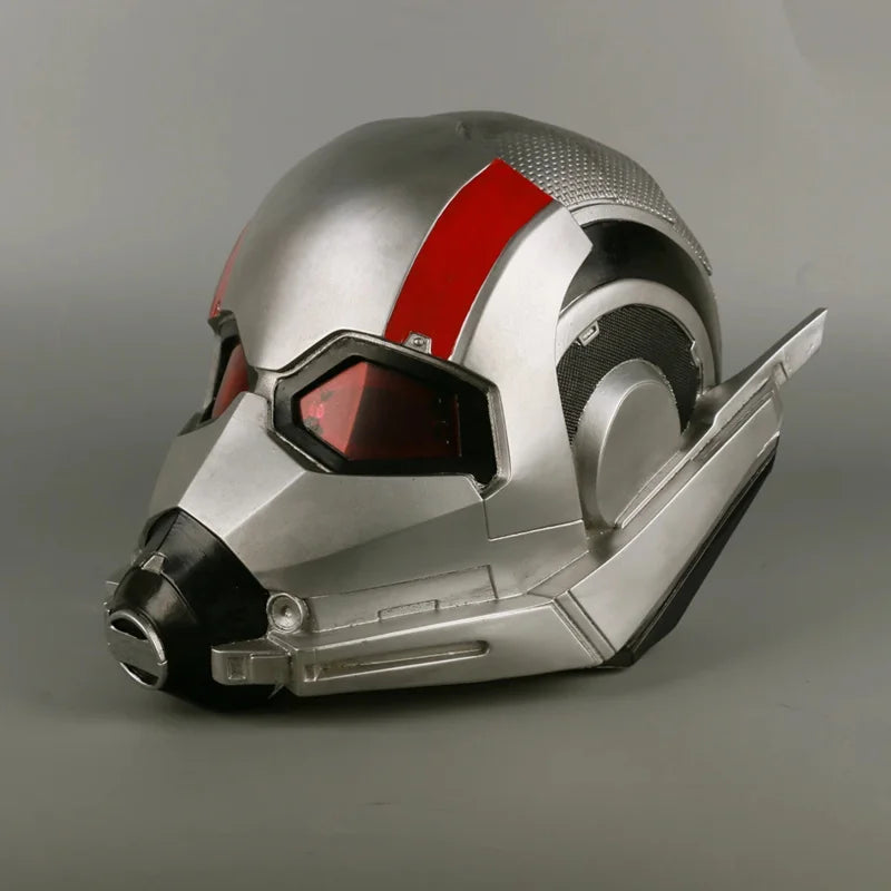 Kask Ant-Man – srebrnoszary design z czerwonymi diodami LED