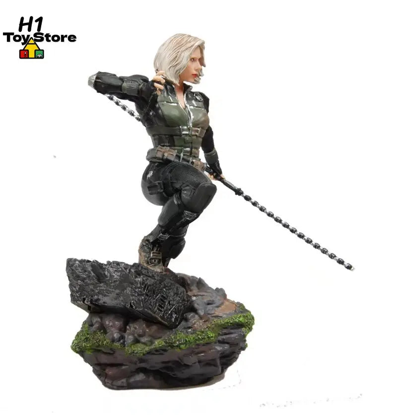 Statua Avengers Black Widow — scena w skali 1:10, pudełko kolekcjonerskie