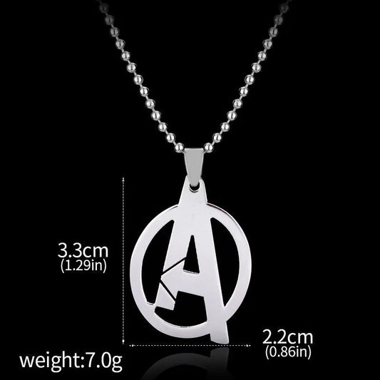 Naszyjnik Avengers z logo A – posrebrzany wisiorek