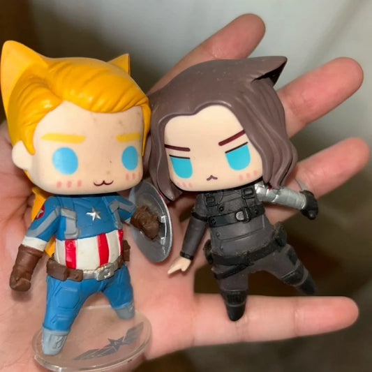Figurka chibi Captain America i Bucky Barnes – dekoracja na biurko