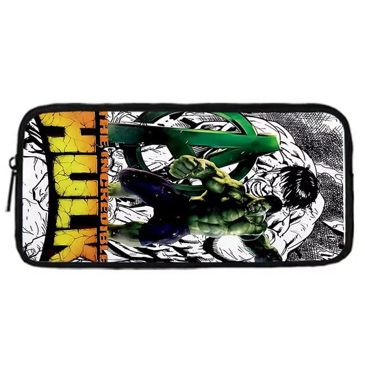 Piórnik Hulk – zielone logo Incredible Hulk Avengers w stylu komiksowym