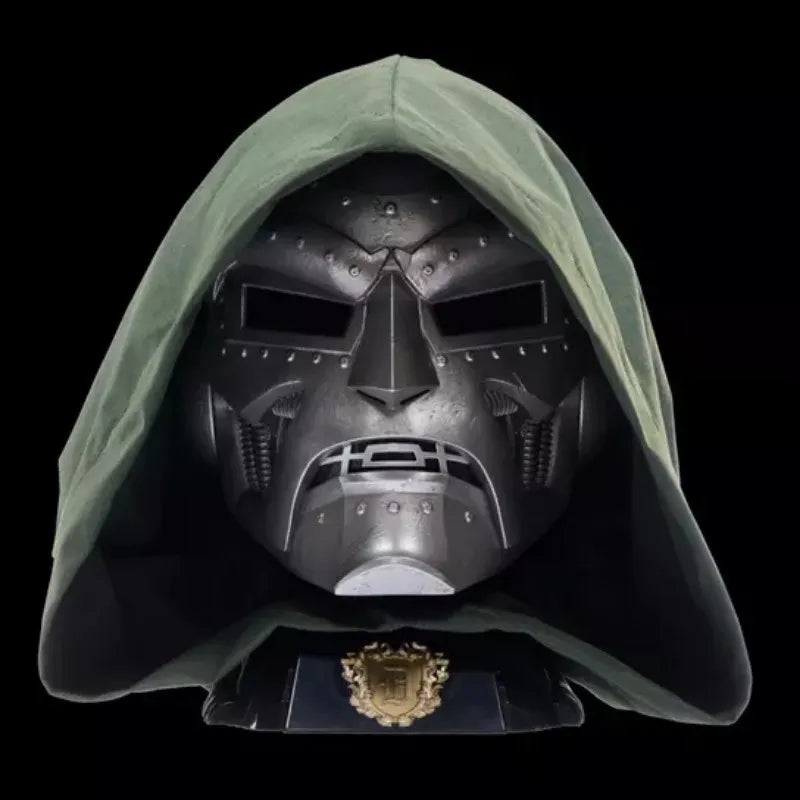 Maska Doctor Doom – srebrny żywiczny hełm z peleryną