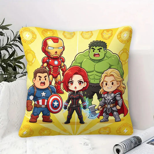 Poduszka Avengers Chibi 45x45cm – Iron Man, Hulk, Kapitan Ameryka, Czarna Wdowa, Thor, żółte tło