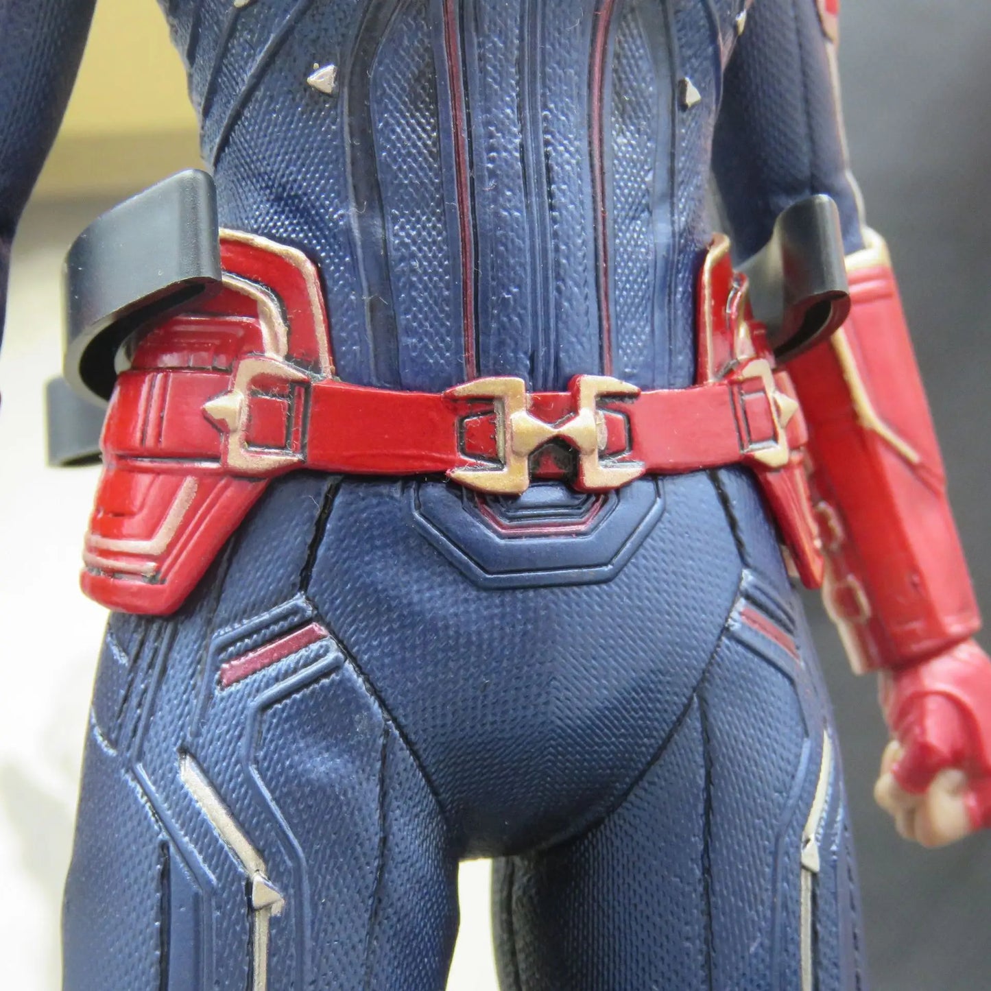 Statua Avengers Captain Marvel – kolekcjonerska, PVC, pudełko, 30cm