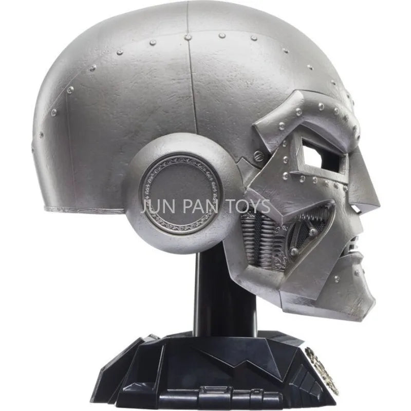 Hełm cosplayowy Doctor Doom – Marvel Legends, metalowa replika premium