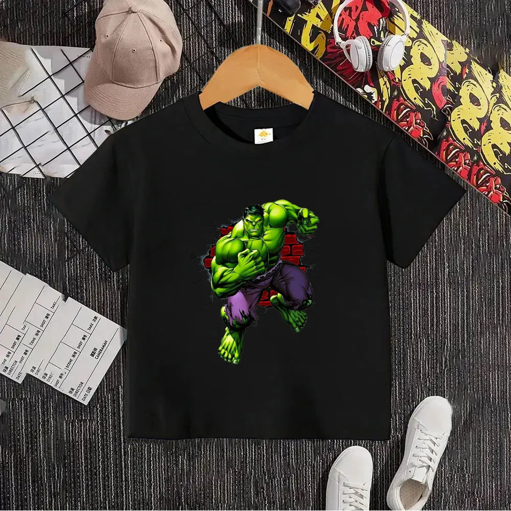 Dziecięcy T-shirt Hulk — przebijający się przez białą ceglaną ścianę