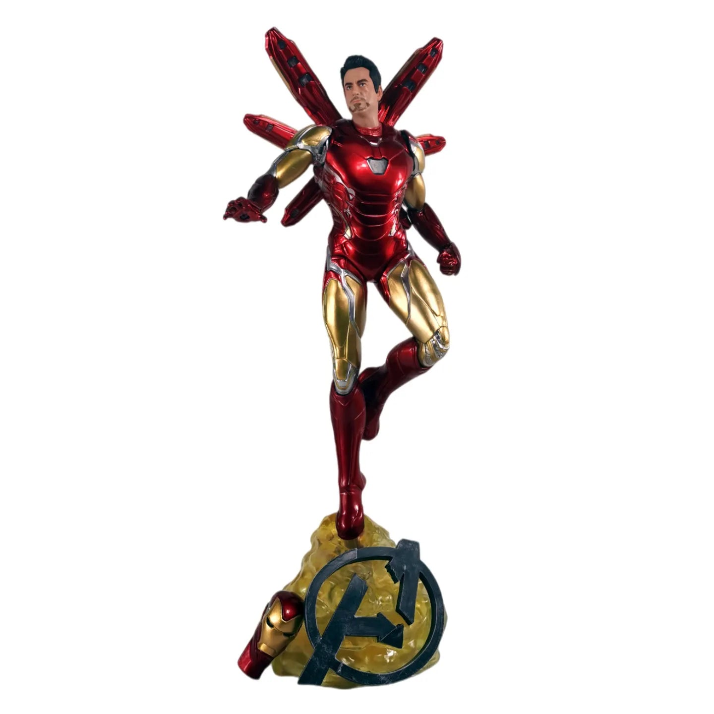 Figurka Iron Mana z podwójną głową LED – nocna panorama Avengers